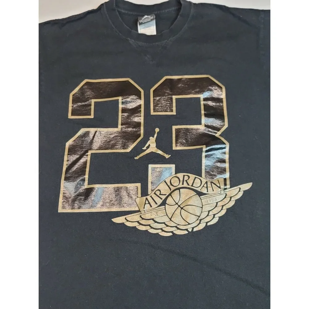 Nike Air Jordan T-Shirt Men's Size M. Vintage Gold‎ Wing NBA Tee.